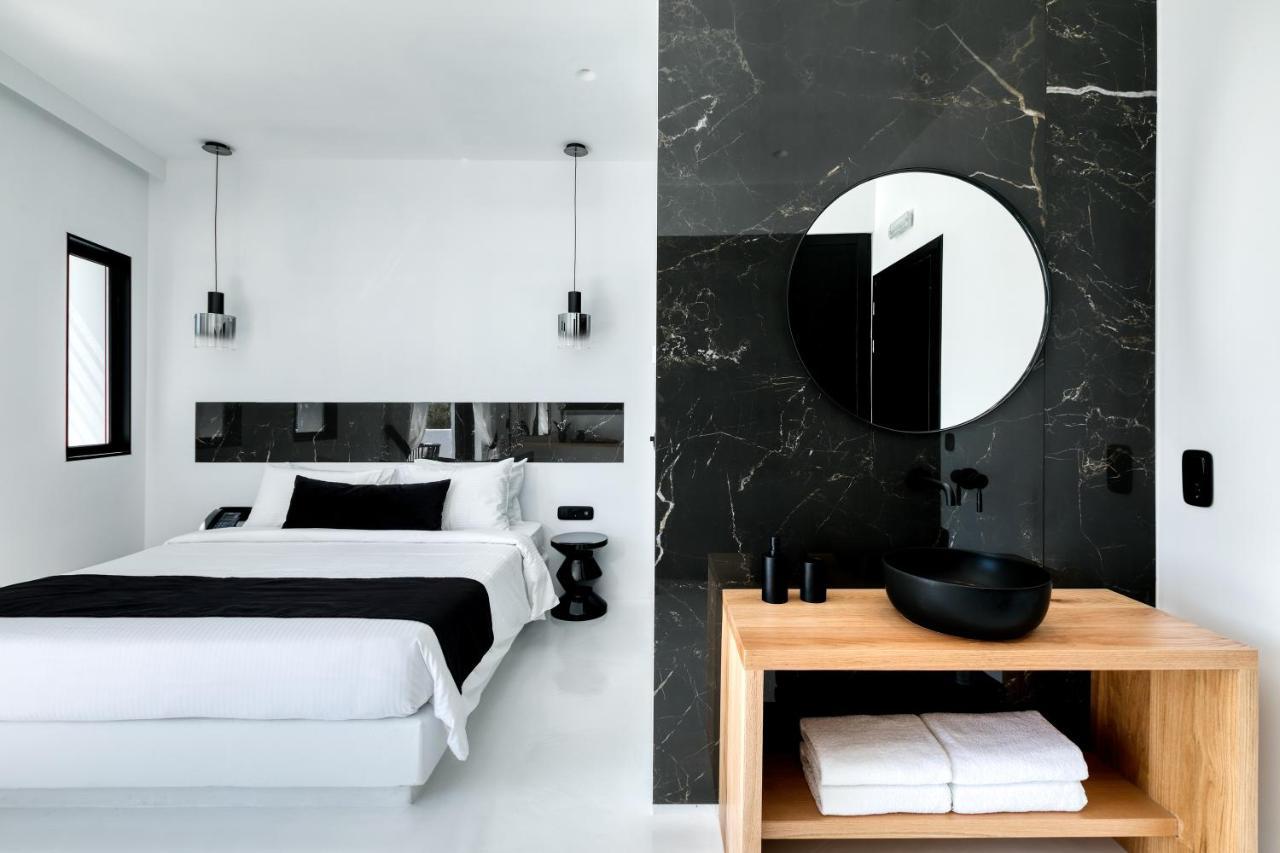 Deluxe Double Room with sea view and private pool,1117771449:JPEG