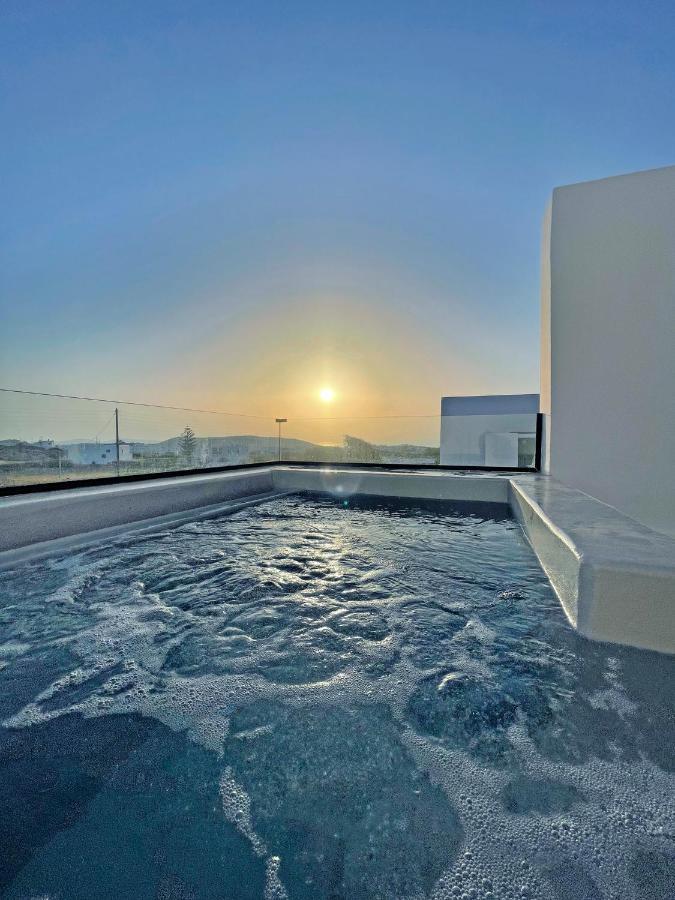 Zimmer mit Kingsize-Bett und Whirlpool