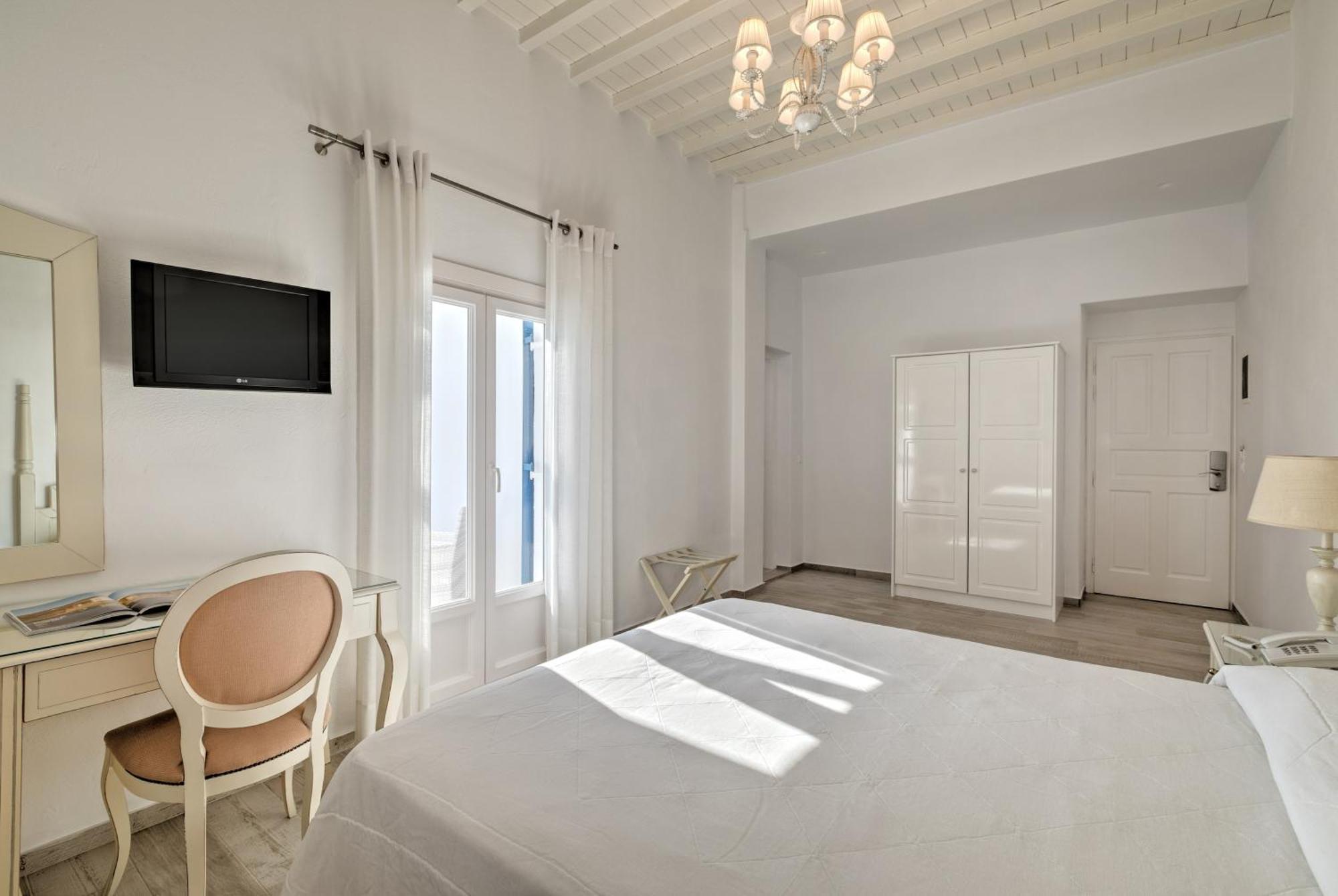 Double or Twin Room Sea View
