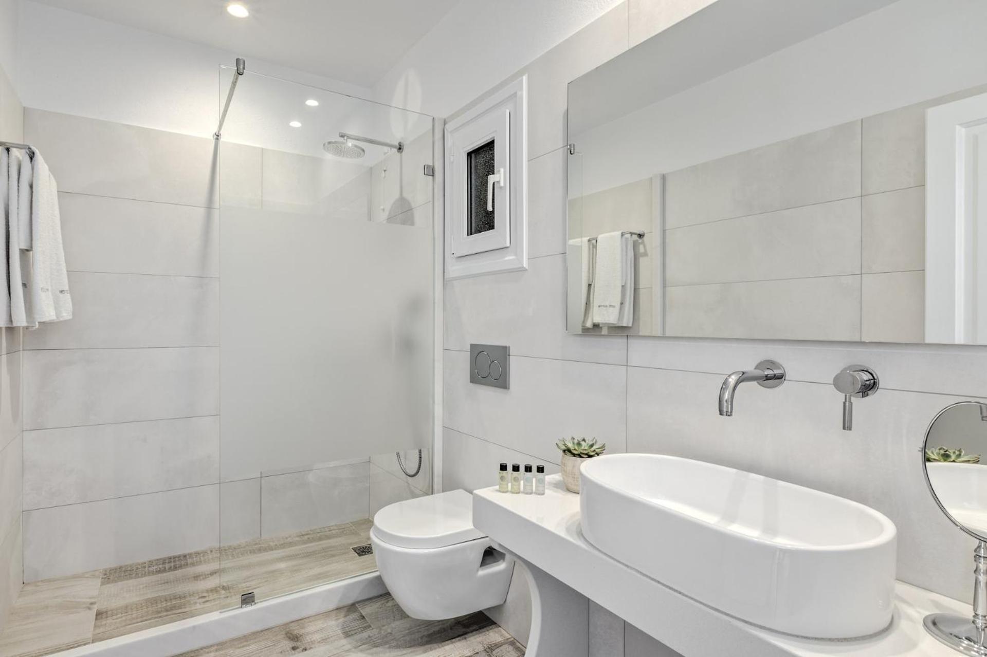 Double or Twin Room Sea View