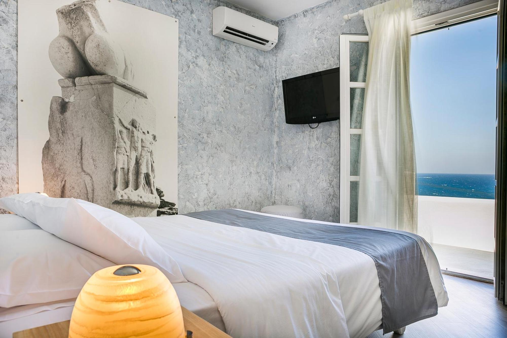 Double or Twin Room Sea View