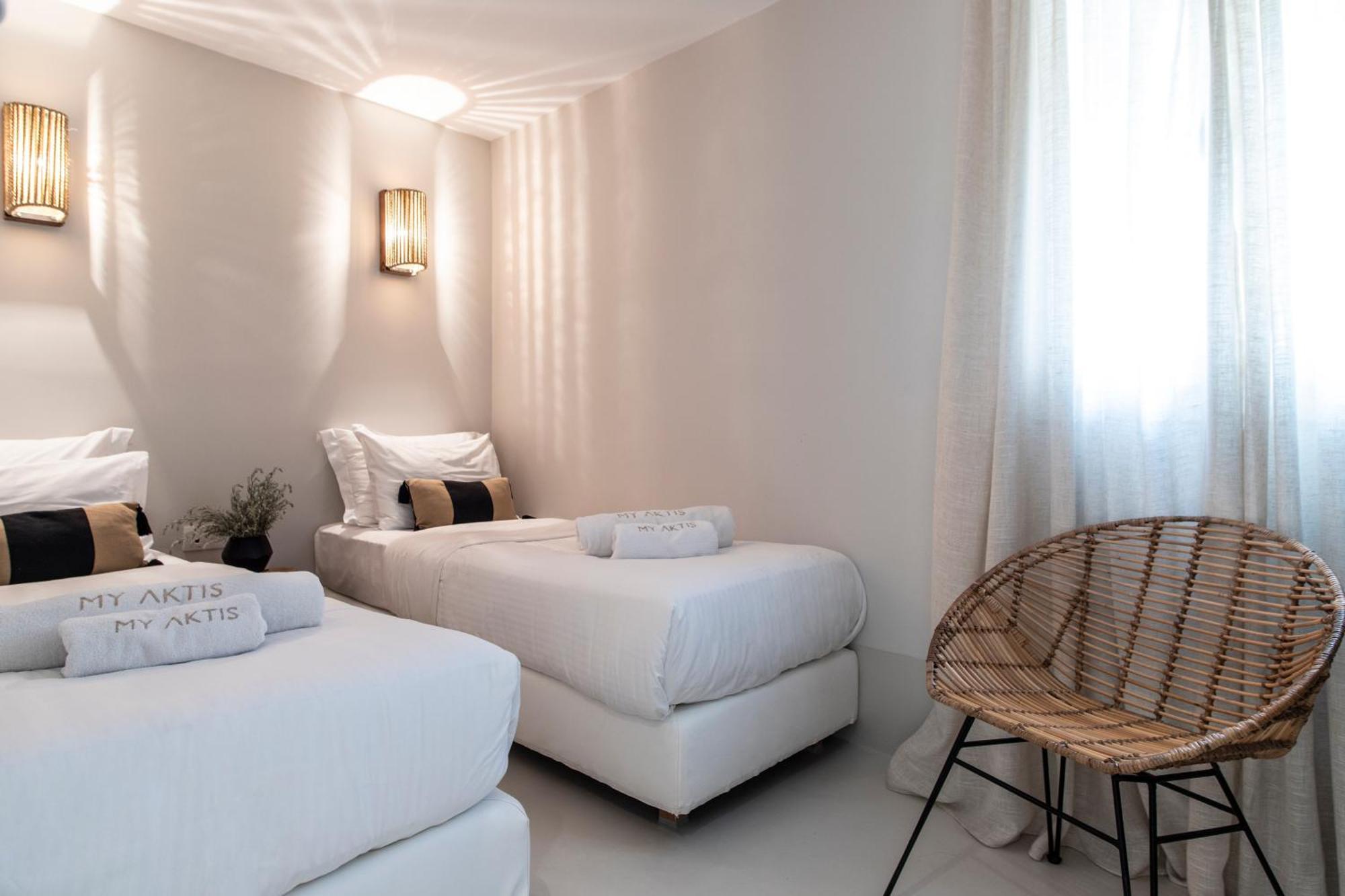 Three-Bedroom Villa with Sea View and Shared Pool,1278989950:JPEG