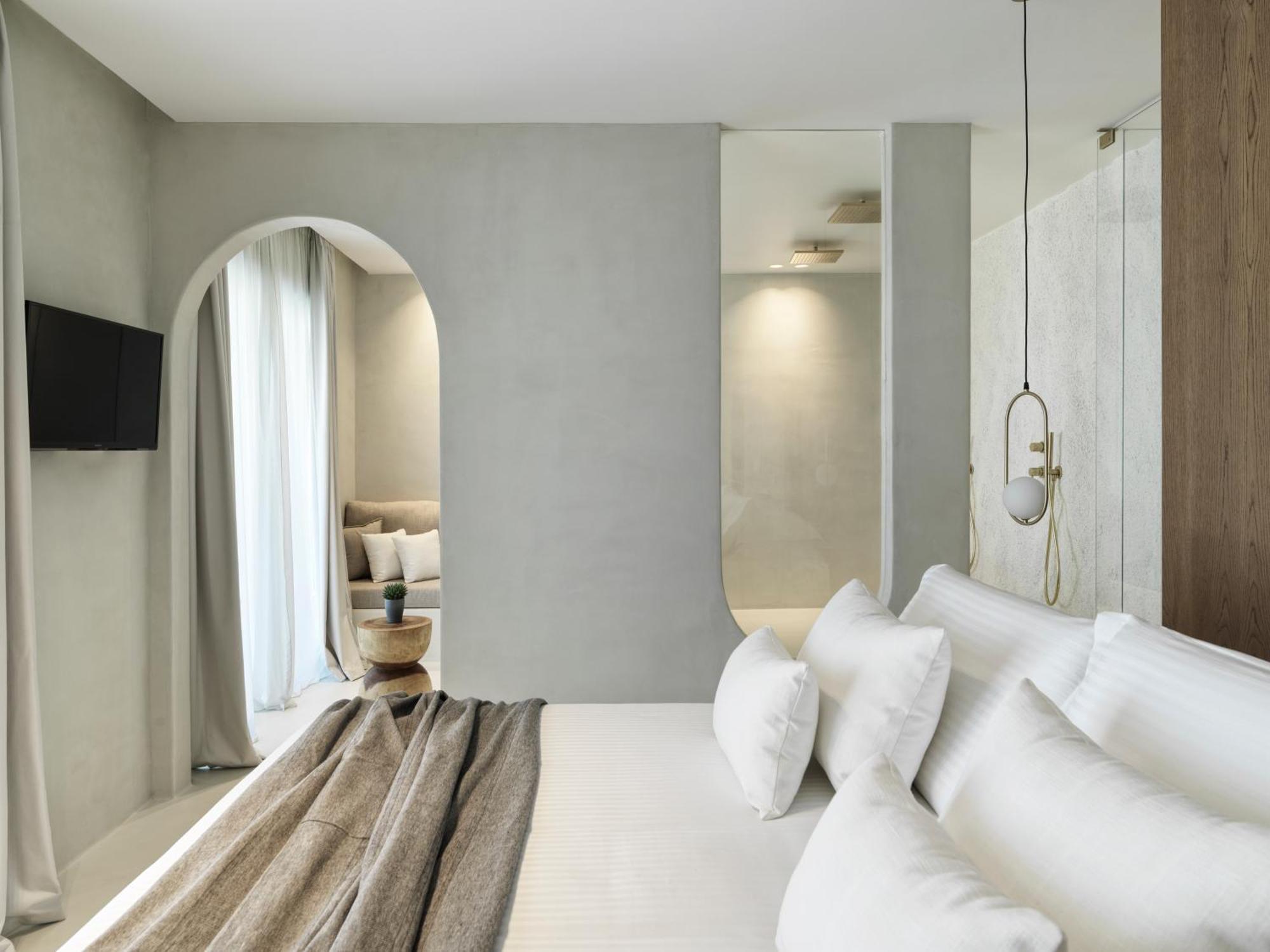 Signature Suite Private Heated Pool Sea View