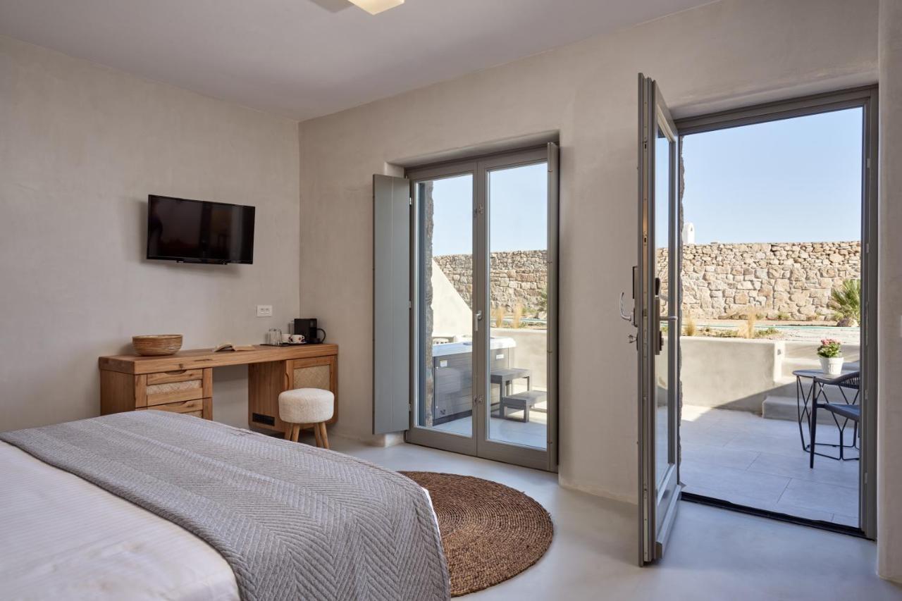 Oasis Suite Outdoor Jacuzzi,1299149389:JPEG