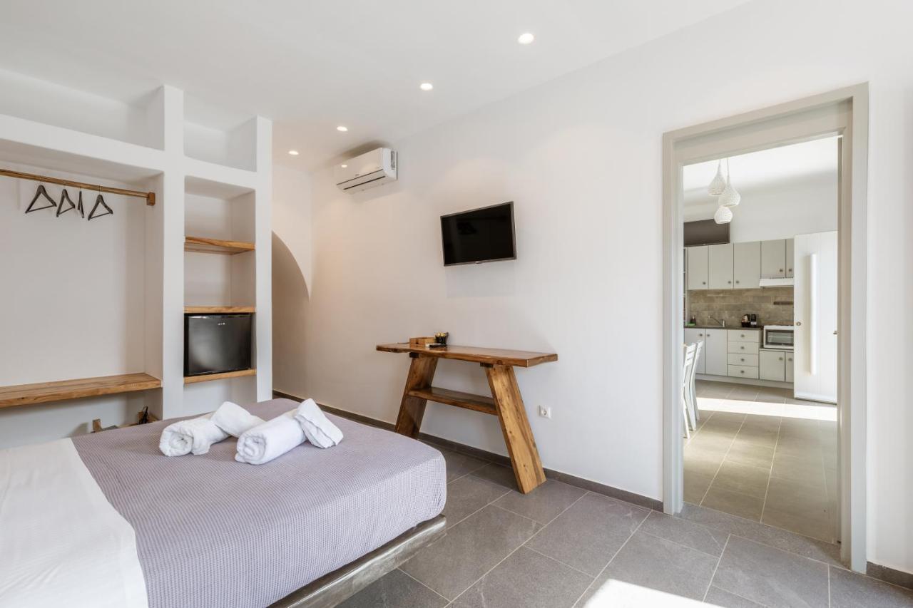 Two Bedroom Family Room,1420769016:JPEG