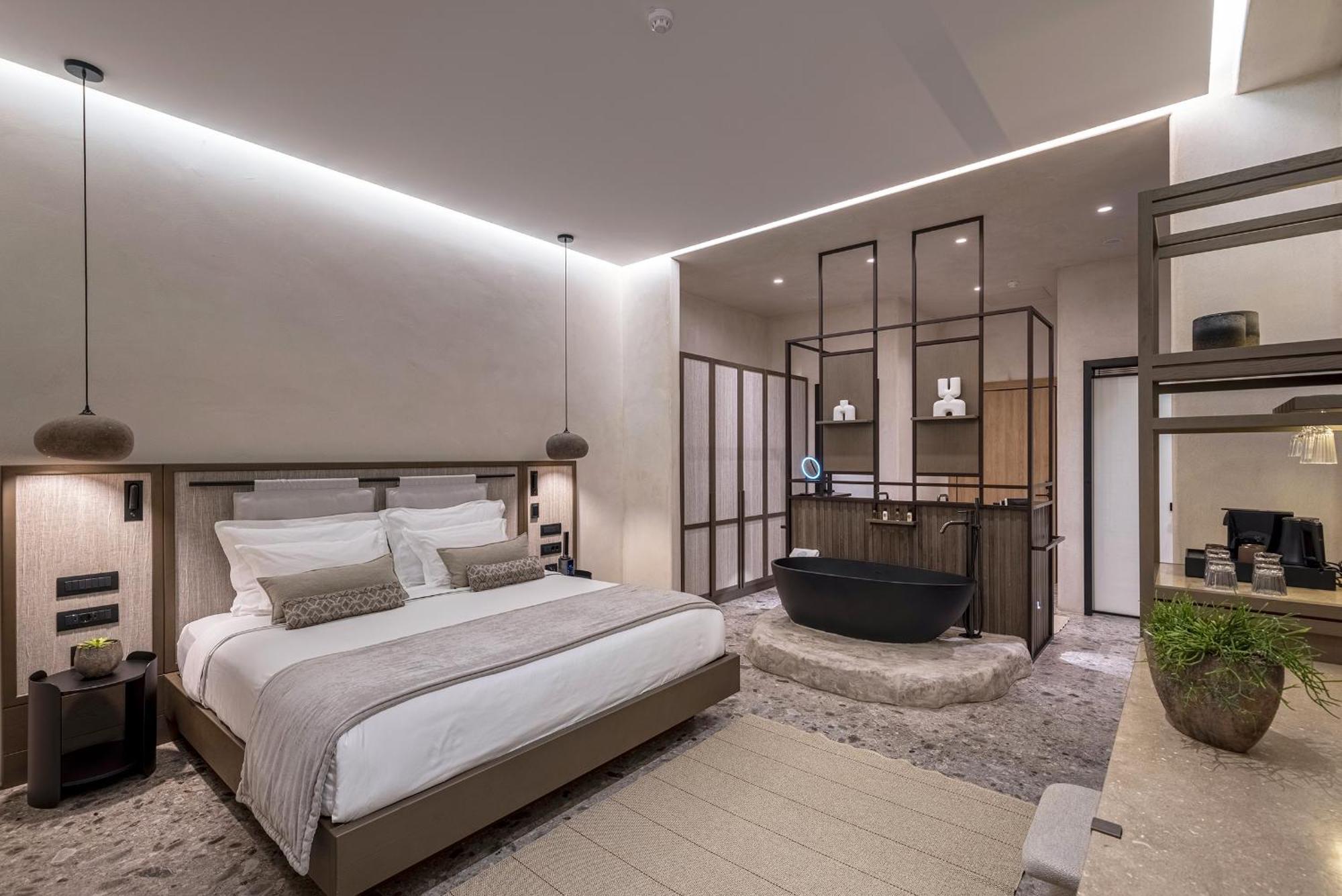 EPIC Junior Suite Jacuzzi