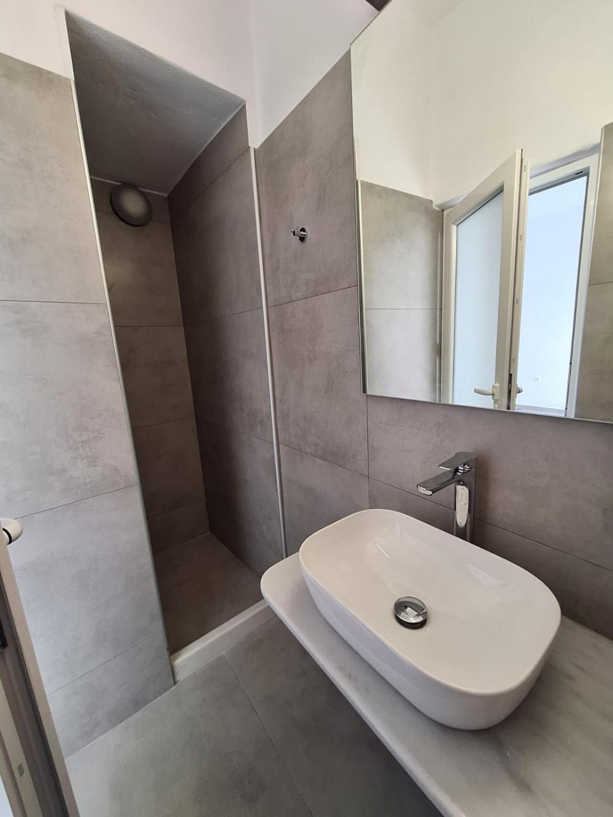 Deluxe Double or Twin Room with City View