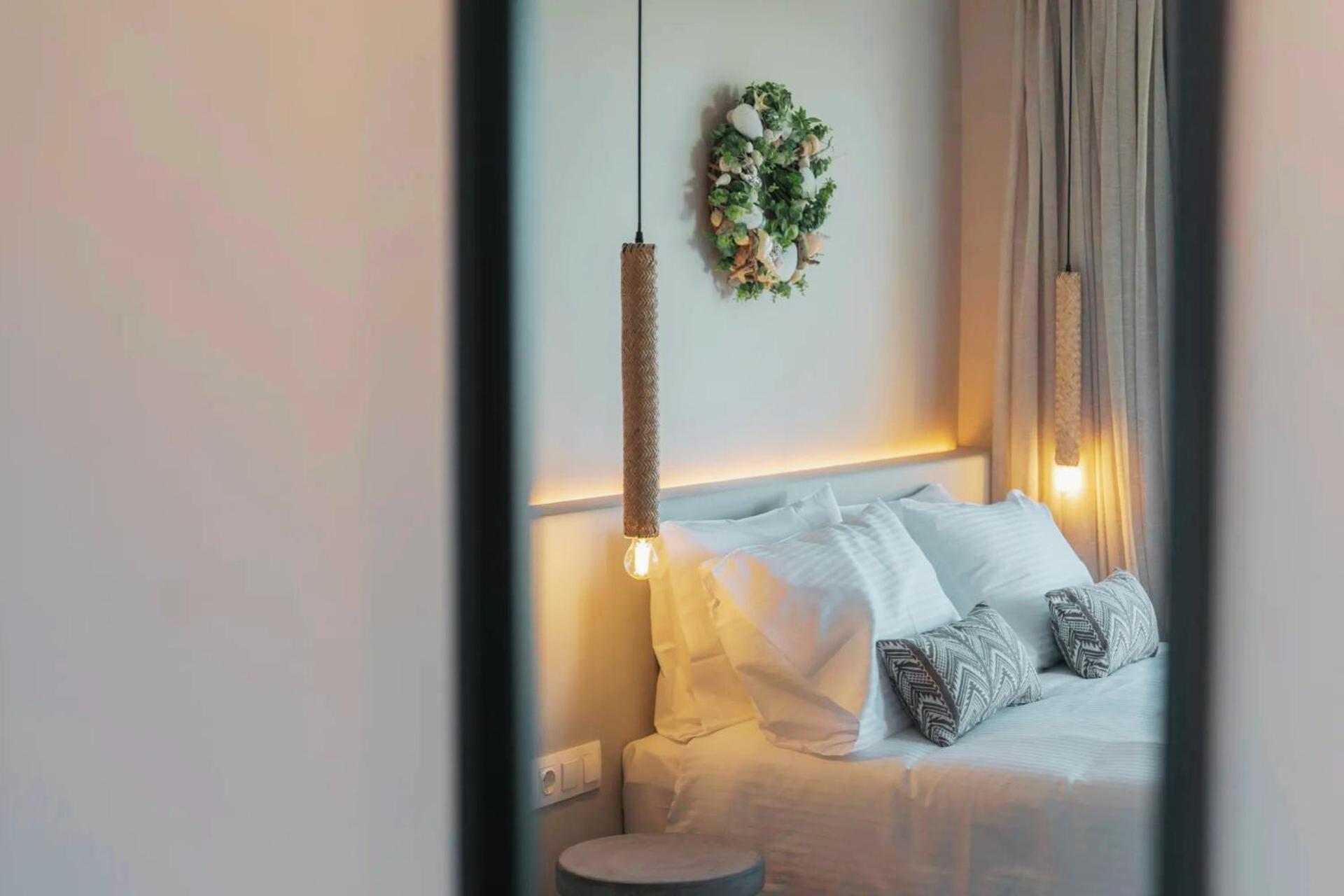 Queen-Size Double Bed Luxury Suite Private Pool,1631608657:JPEG