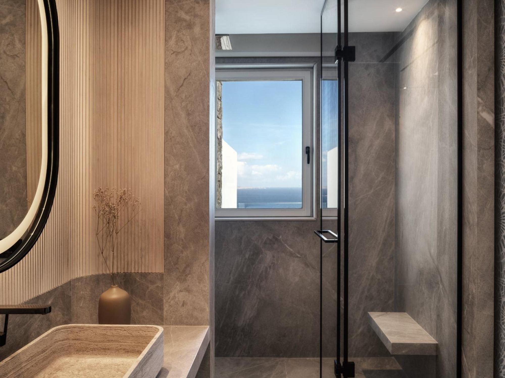 DELTA Room Outdoor Hot Tub & Partial Sea View