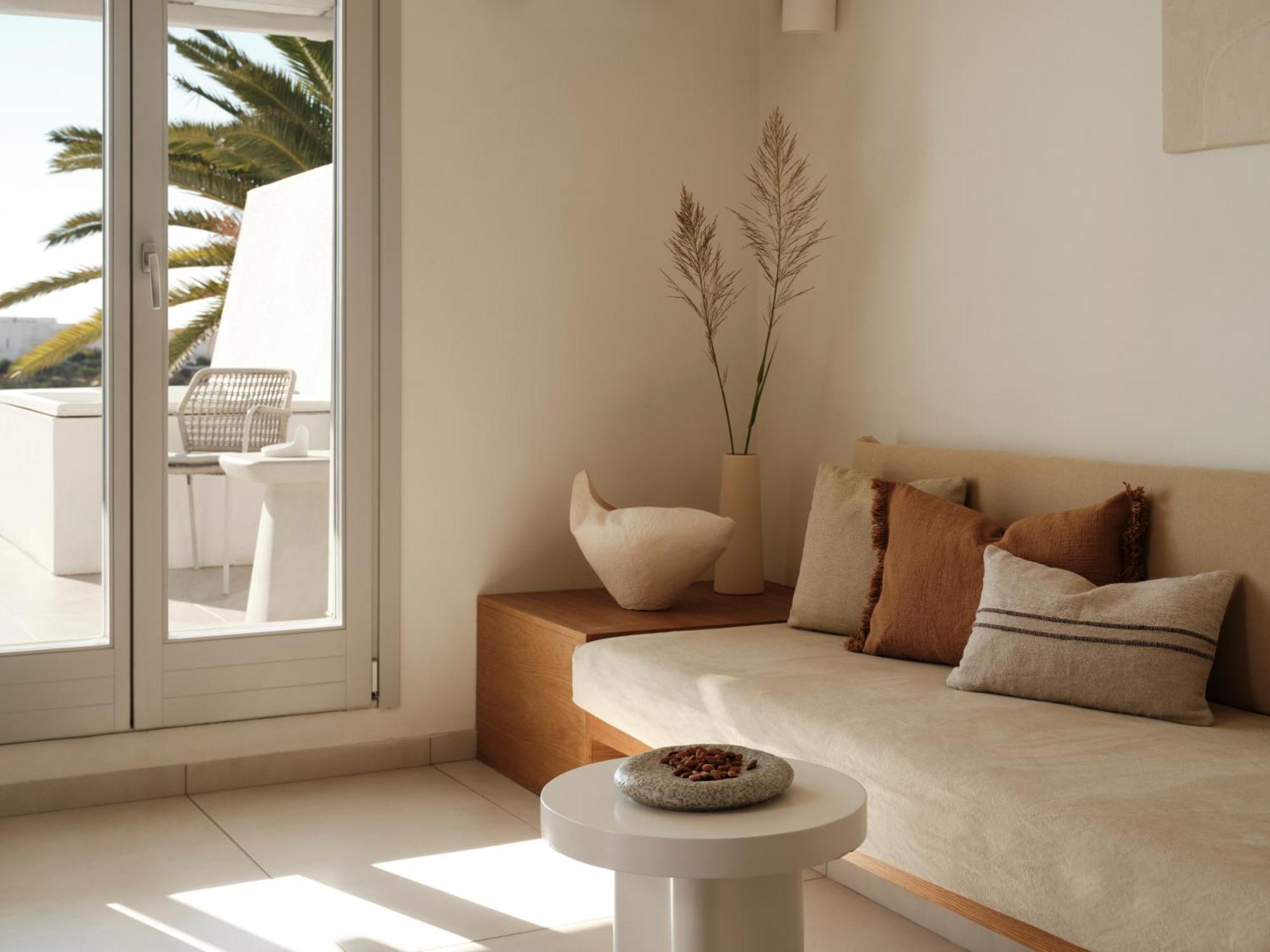 Junior Suite or Sea View Jacuzzi,1742623202:JPEG