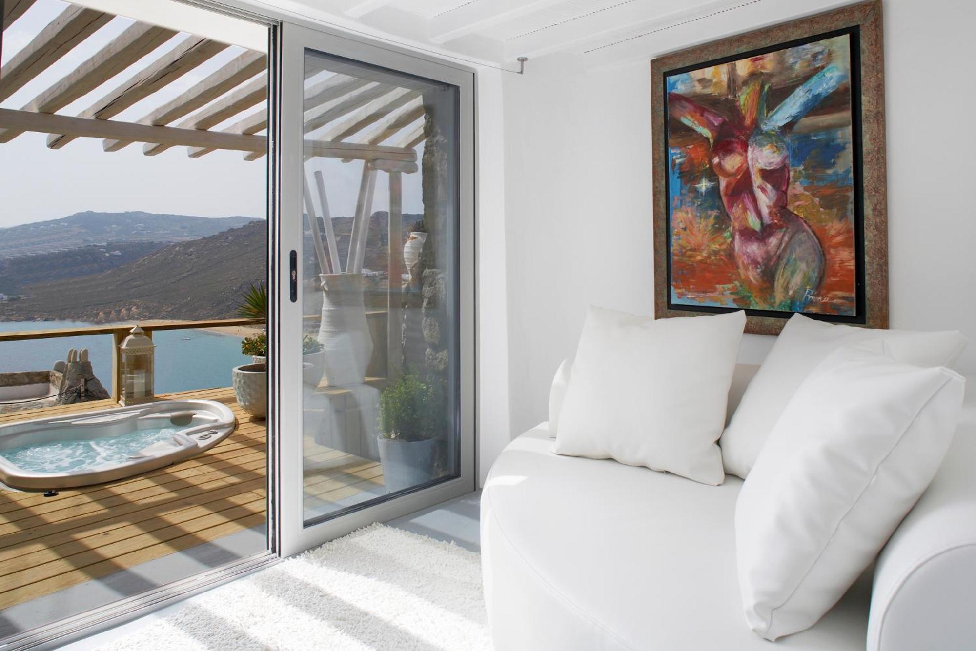 Junior Suite Outdoor Jetted Tub Sea View
