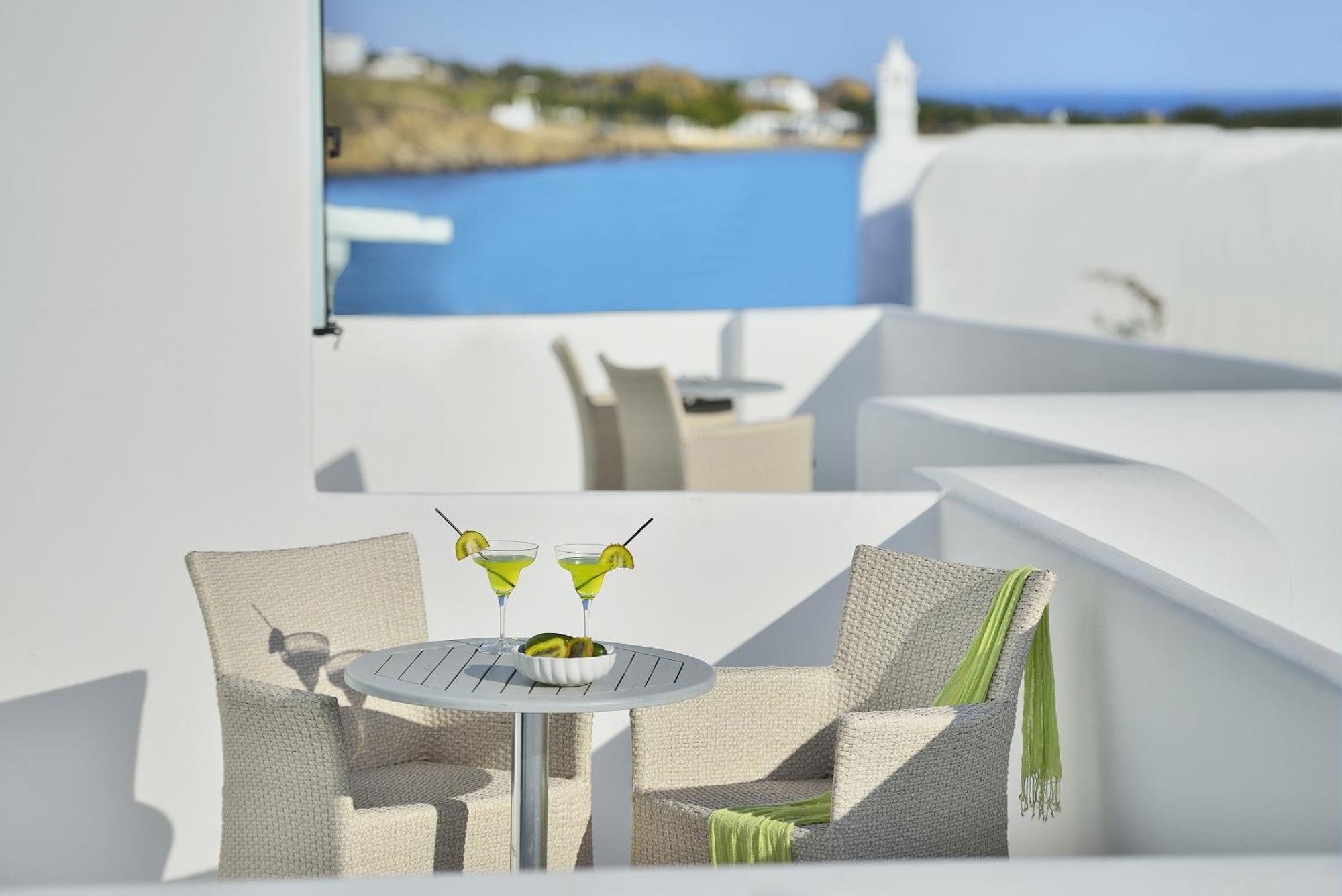 Junior Suite with Side Sea View
