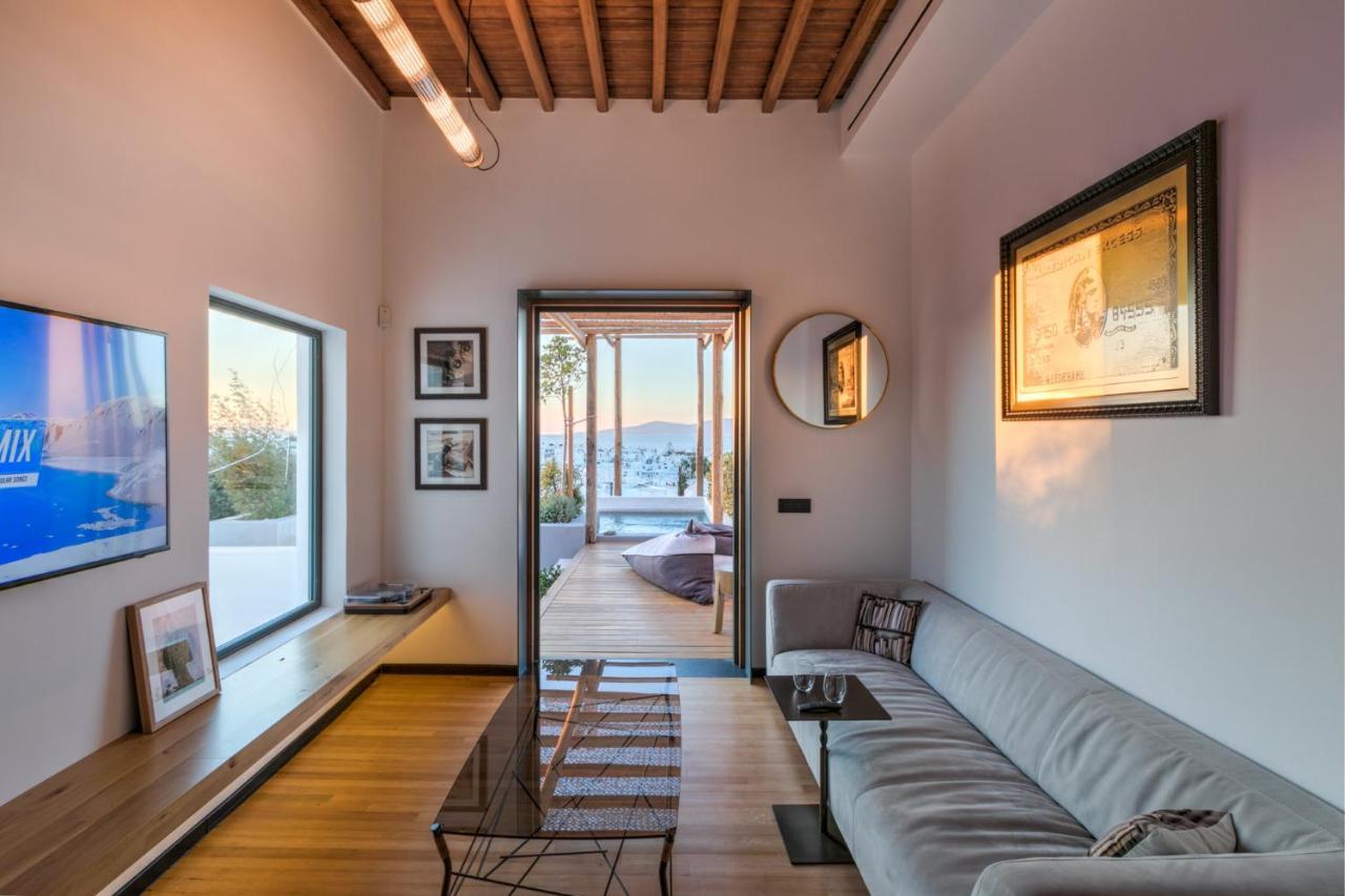 7 Bedroom Nextdoor Villa 3 meters from main hotel sleeps,758362603:JPEG