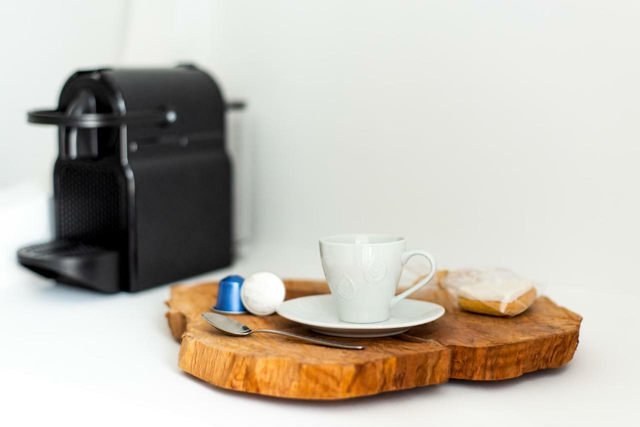 Zimmer mit Queensize-Bett und Balkon