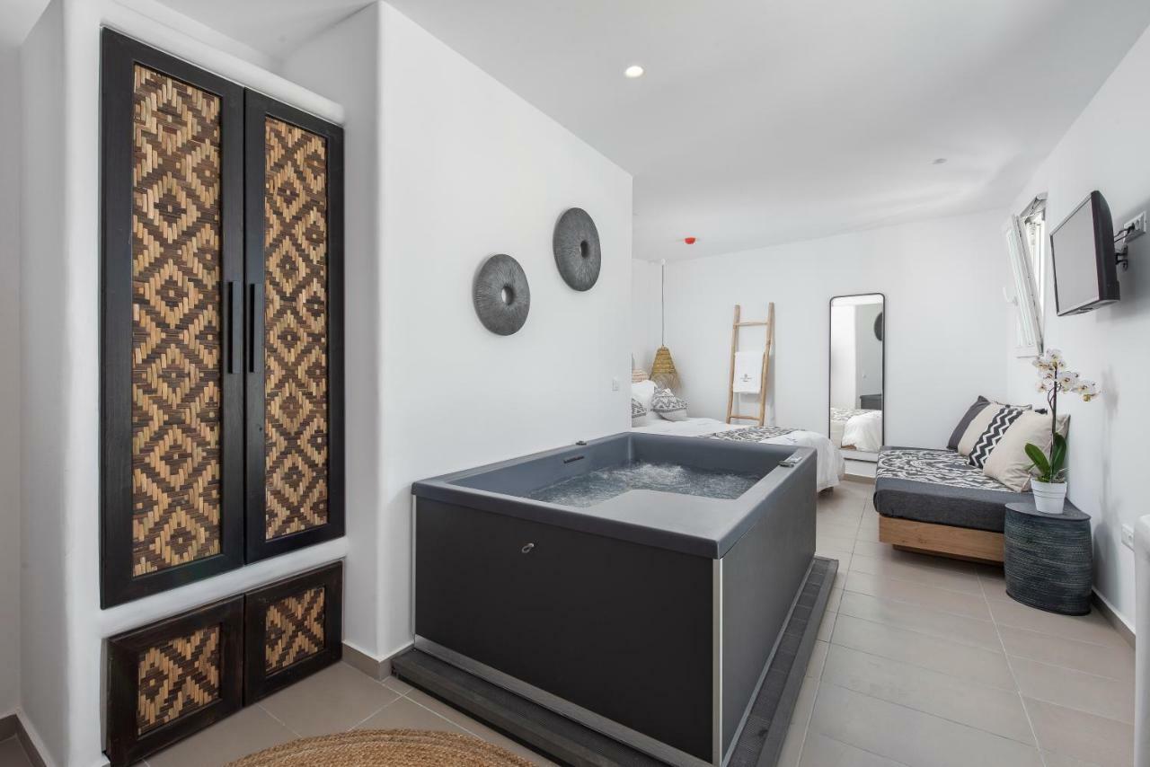 Deluxe Town View Suite Indoor Hot Tub