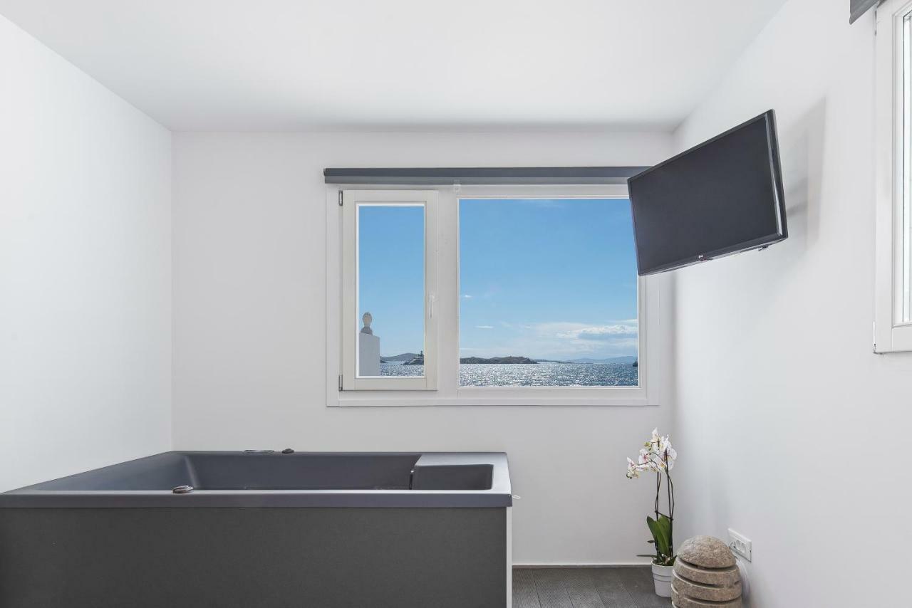 Executive Sea View Suite Indoor Hot Tub