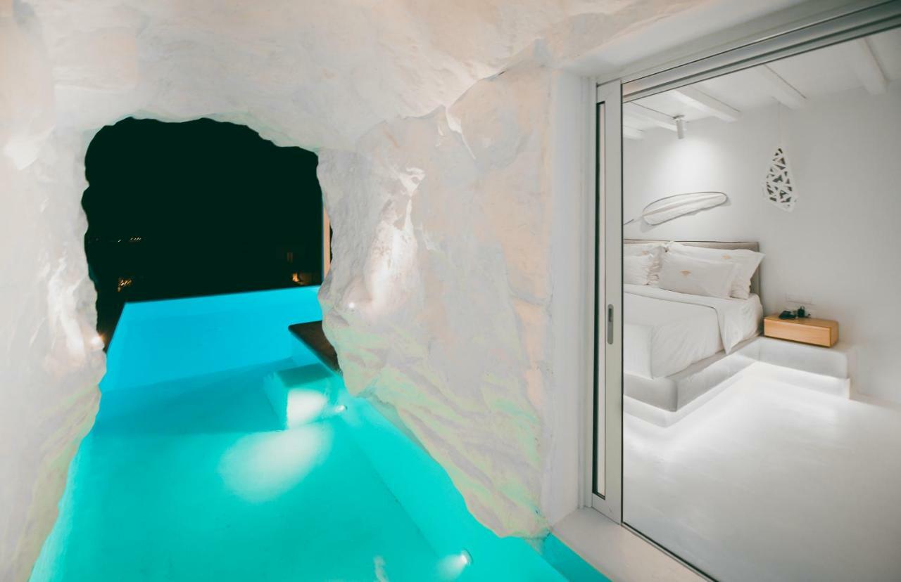 Dream Cave Suite with Heated Private Pool & Lounge Area & Hot Tub