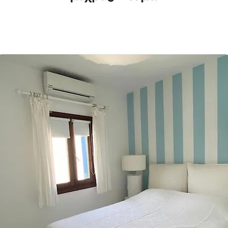 White Luxury Suite With Shared Pool Downtown By Mykonos Eight-2