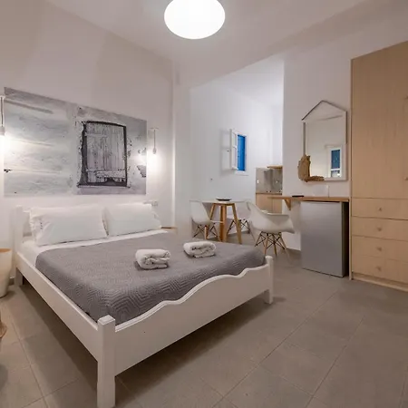 White And Grey Chora-3