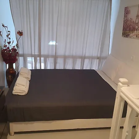 Room To Rent 2-3