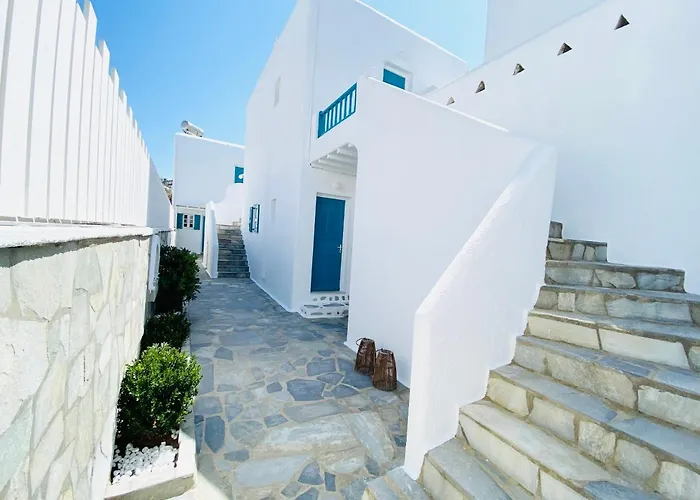 Ornos (Mykonos) hotels near Church of Paraportiani