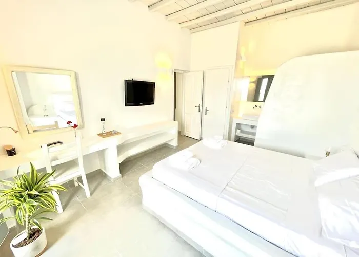 Pet friendly Lalu Mykonos - Sunset Villa - 3 Ensuite Br, 140Sqm, 2022 Renovated Mykonos Town