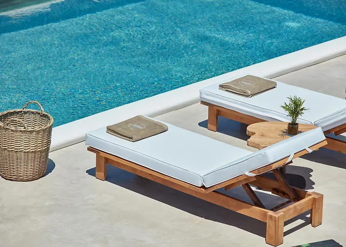 Ornos (Mykonos) Hotels With Pool near Little Venice