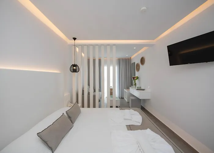 Mykonos Town 4 Star Hotels near Kapari Beach