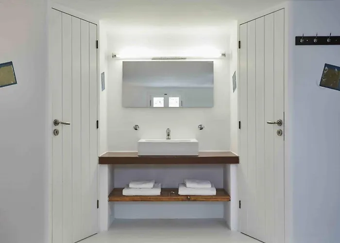 Almyra Guest Houses Paraga 