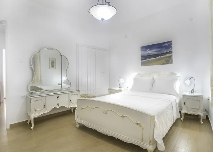Cabin Rentals in Mykonos Town