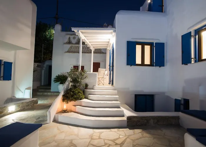 Olive Tree & Capari Mykonos Town Homes & Apartments With Pool! com piscina